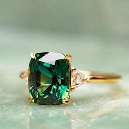 Elegant Emerald Square Ring